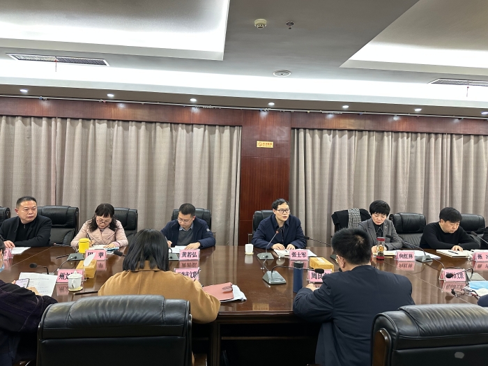 2023年2月6日，省文联赴恩施州调研基层文艺工作并召开座谈会。省文联党组书记、常务副主席张士军出席会议并讲话，恩施州委常委、宣传部部长向红林主持会议（恩施州文联供图）
