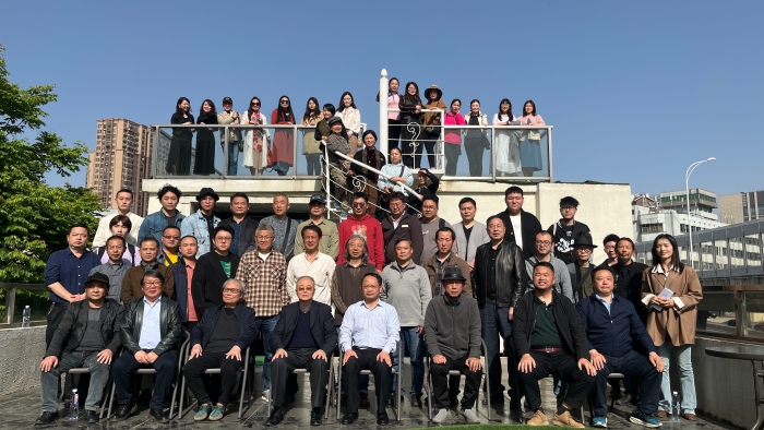 2、“春暖花开?湖北省工笔画学会会员小幅精品展”开幕式合影