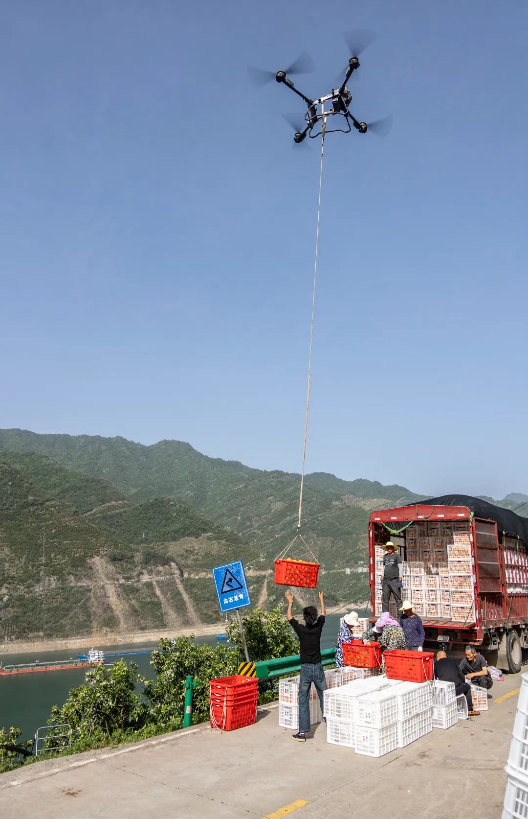 《续飞跃峡江》姚源波.jpg